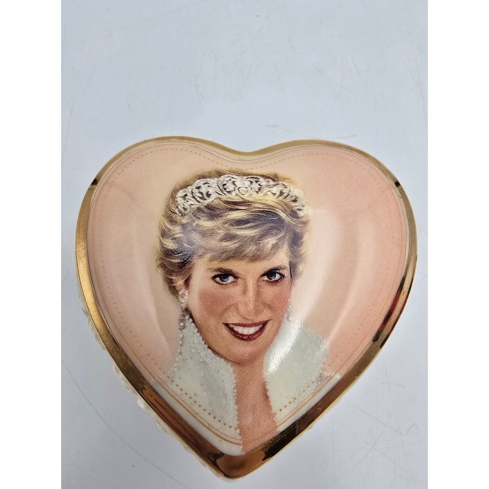 Ardleigh Elliott Princess Diana Music Box Heart Candle in the Wind Gold White